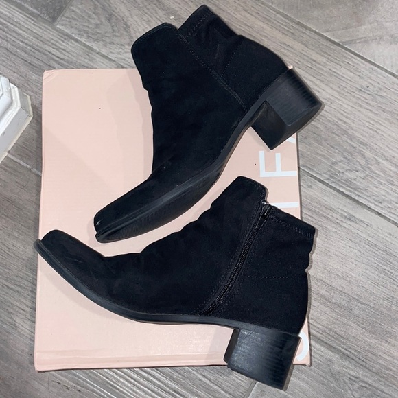 JustFab Alexis Black Ankle Booties, Women’s Size 8.5 - Picture 2 of 9